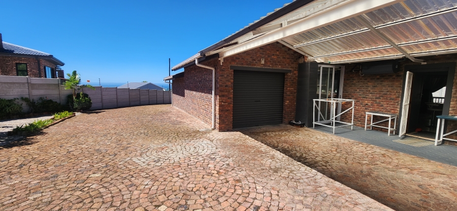 6 Bedroom Property for Sale in Dana Bay Western Cape